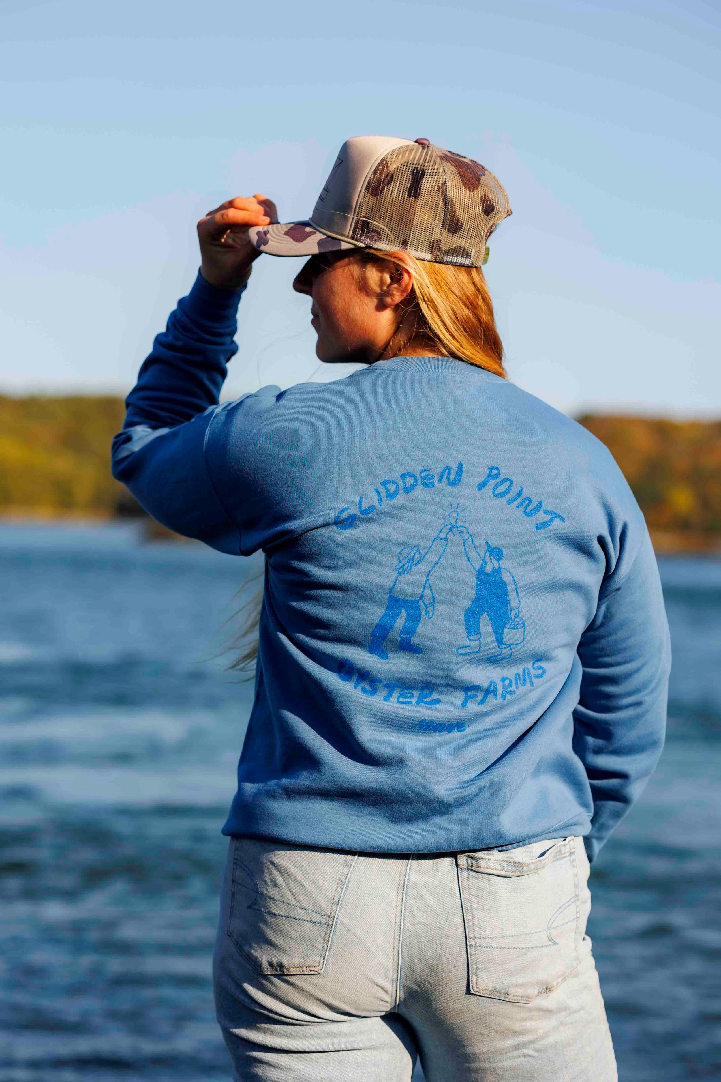 "Oyster Salut" Crewneck